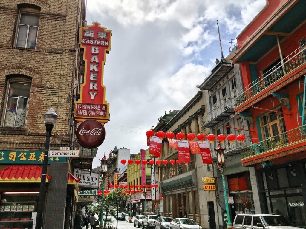 Image of Eastern Bakery in San Francisco Chinatown, which will benefit from the investments made by state and municipal governments in 2021